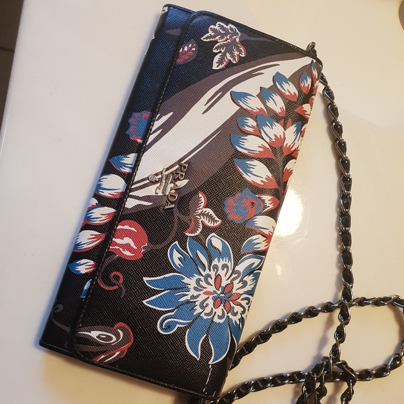 prada wallet with removable chain - Picture 1 of 1